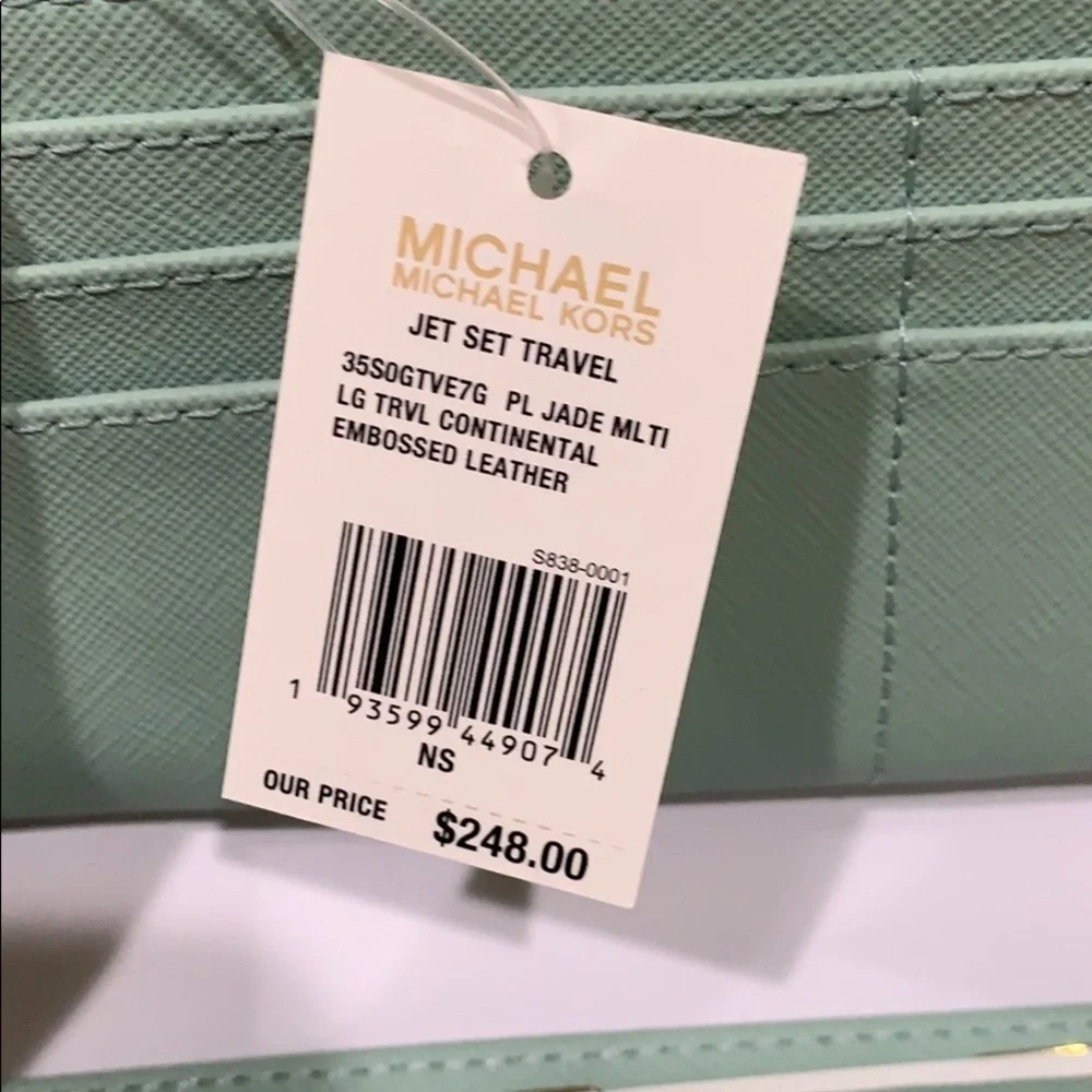 Michael Kors Large Travel Continental Wallet